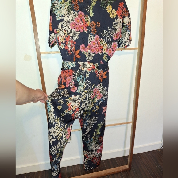 Floral ZARA short-sleeved Jumpsuit - Picture 3 of 8